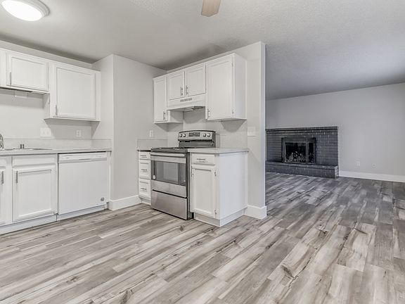 5th image of 3218 SW Edgewood Dr #3224-D