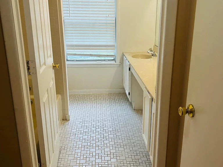 309 Trinity Ct #3 — Photo 11