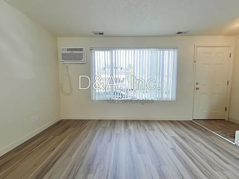 928 21st Ave SW — Photo 2