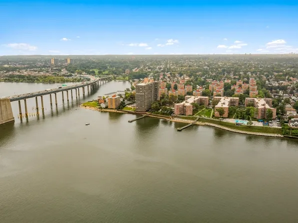 166-25 Powells Cove Boulevard image 39 of 40