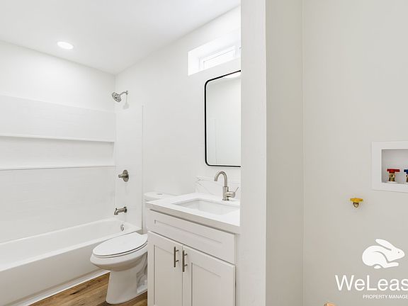 3rd image of 305A Holly St