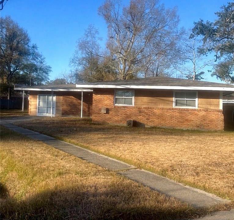 1st image of 3901 Riviera Dr