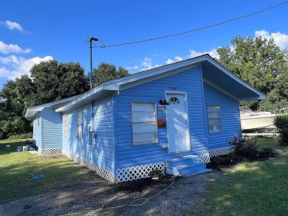 1st image of 1307 School Ave