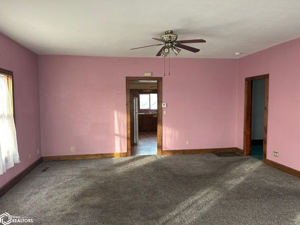 1543 Vincent Ave, Vincent, IA 50594