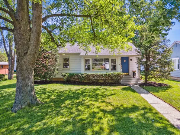 11 S Adams St, North Aurora, IL 60542
