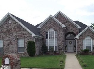 15 Chateaus Ln, Little Rock, AR 72210
