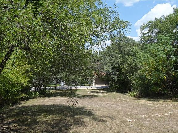 4th image of 12901 Park Dr