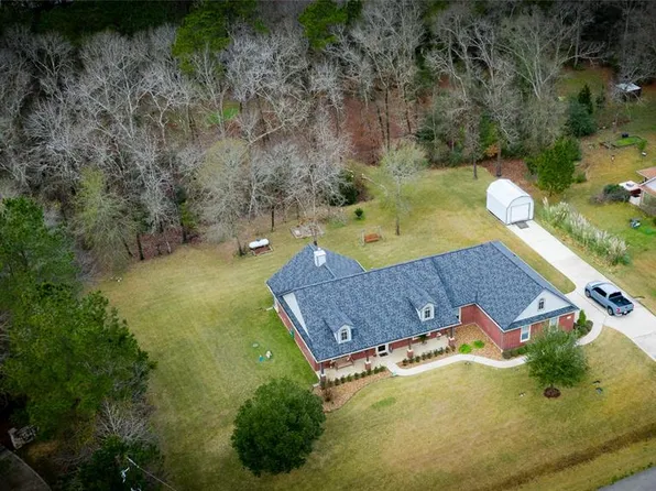 19 Double Creek Dr, Willis, TX 77378