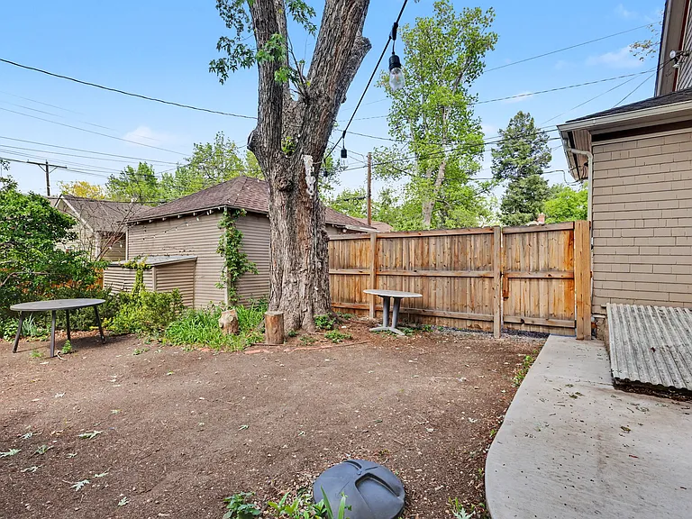 416 E Uintah St — Photo 22