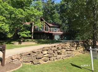 7290 Edgewood Ln, Athens, OH 45701