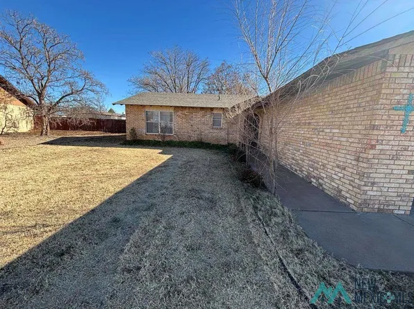 1725 Belvoir Cir, Clovis, NM 88101