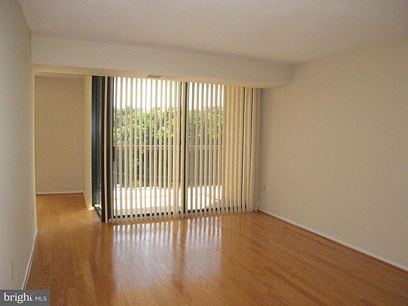4th image of 4500 S Four Mile Run Dr APT 424