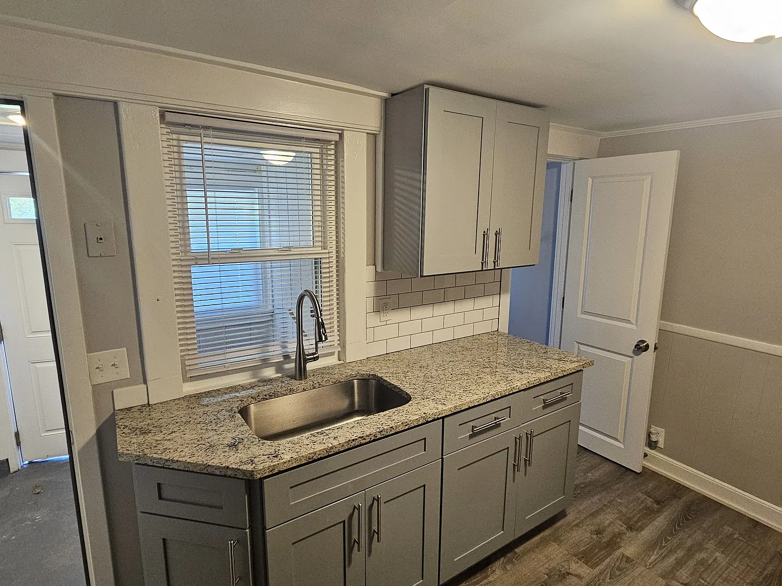 2 bed, 1.0 bath, 850 sqft, $1,600 — Photo 3