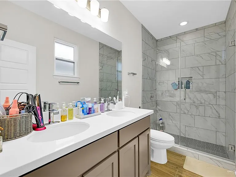 1409 Xavier Ave — Photo 3