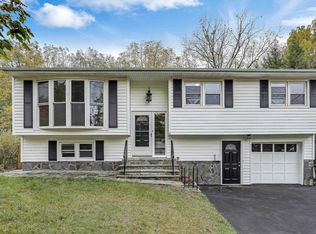 14 Lynbrook Rd, Poughkeepsie, NY 12603