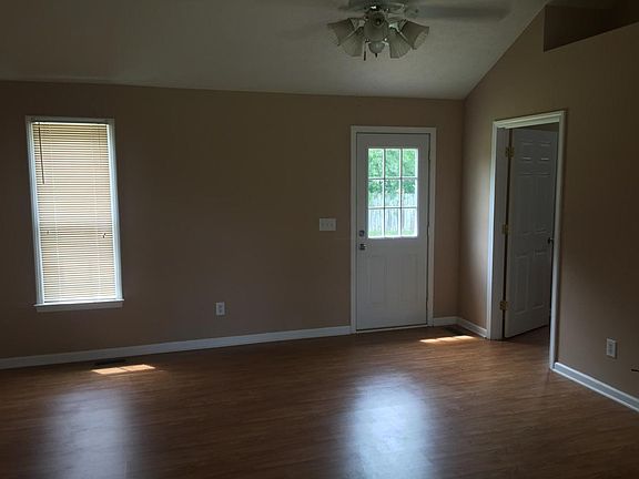 5th image of 116 Locke Ct