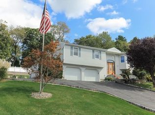 40 Carey St, Mahopac, NY 10541