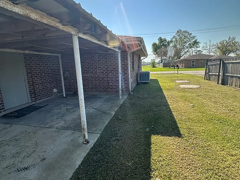 231 Jean Ellen Ave — Photo 4