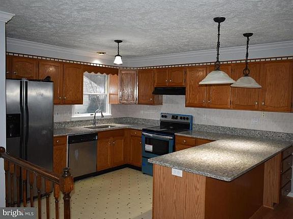 4th image of 8087 Escalon Ave