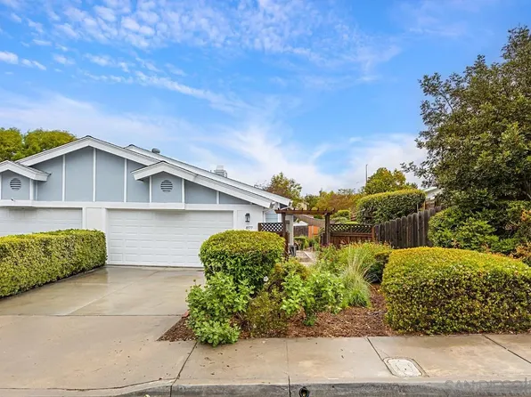 8577 Dortha Ct, Santee, CA 92071