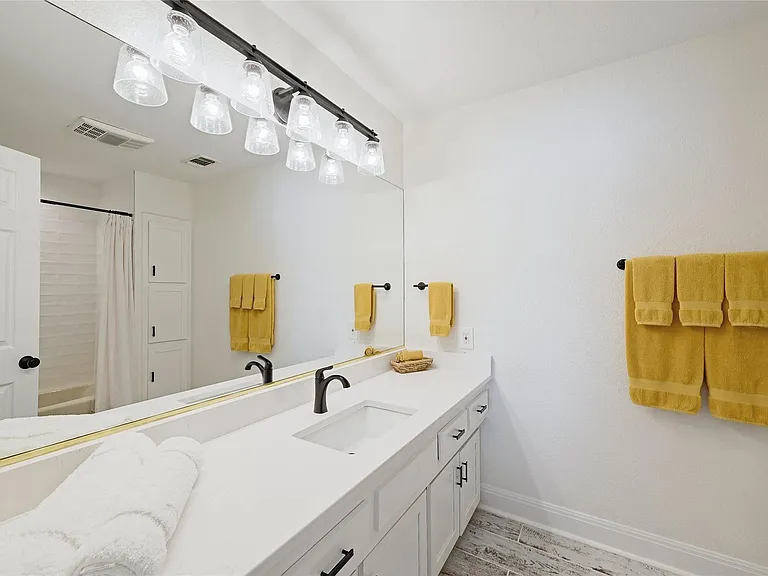 410 Hi Cir W — Photo 13