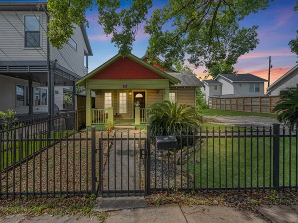 912 Robbie St, Houston, TX 77009