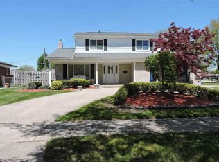 35511 Georgetown Dr, Sterling Heights, MI 48312