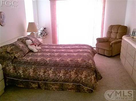3rd image of 422 SE 18th St