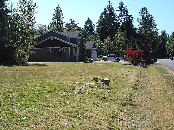 2nd image of 12011 74th Ave E