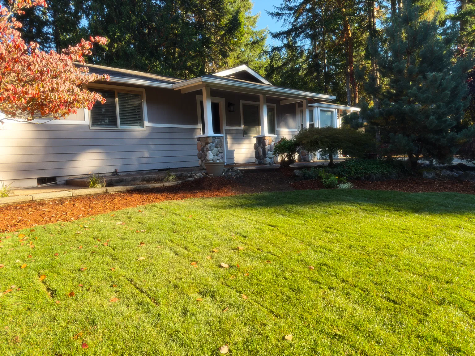 3 bed, 1334 sqft, $2,950 — Photo 2
