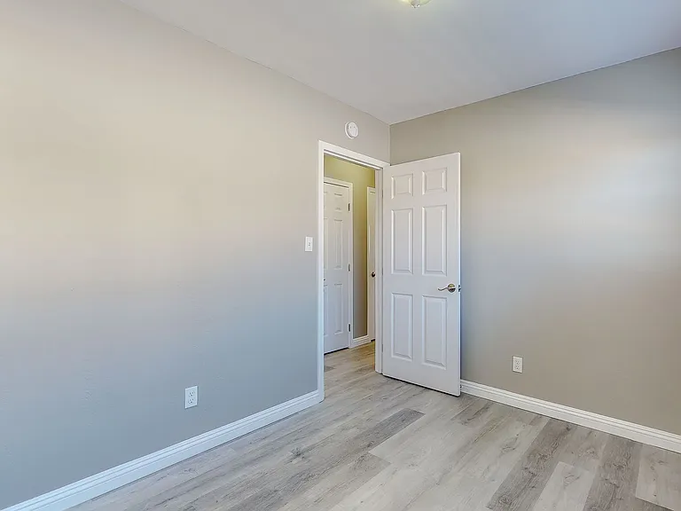 1818 N Kingsley Dr — Photo 55