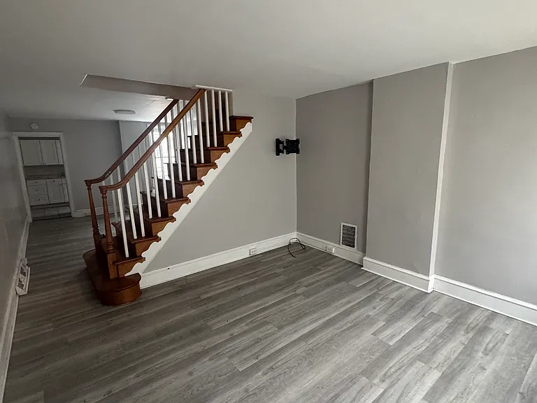 417 Porter St — Photo 4