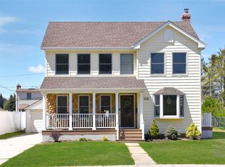 1326 Darby Rd W, Wantagh, NY 11793