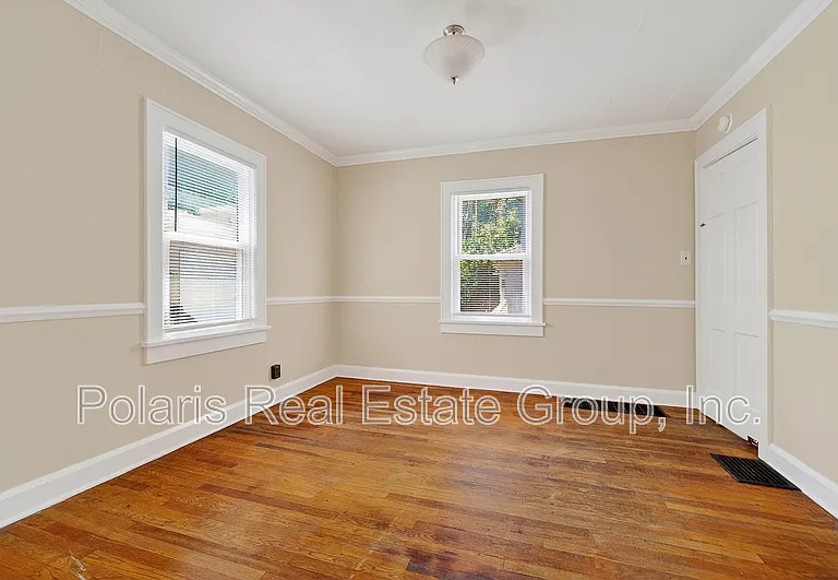 717 E 60th St — Photo 6