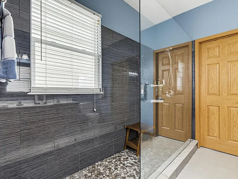 7223 Normanton Dr — Photo 8