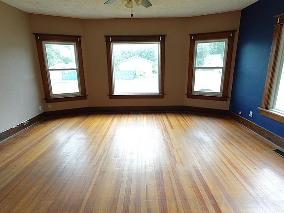 3rd image of 450 Columbus Ave