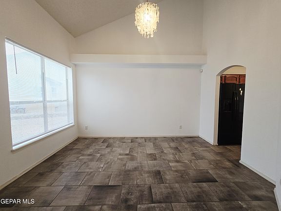 4th image of 1504 Bill Mueller Pl