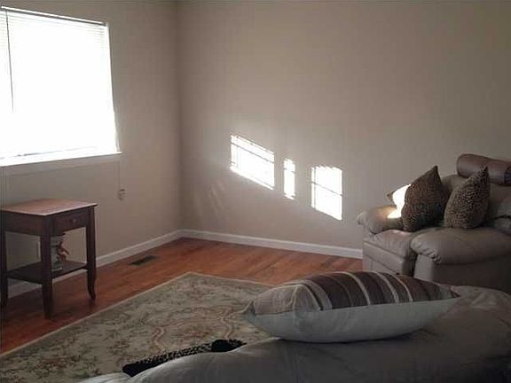 2nd image of 1820 Bay Hill Dr