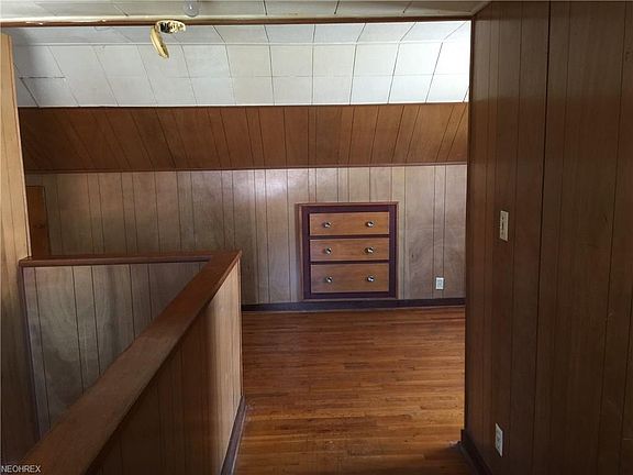 5th image of 29 E Linwood Ave