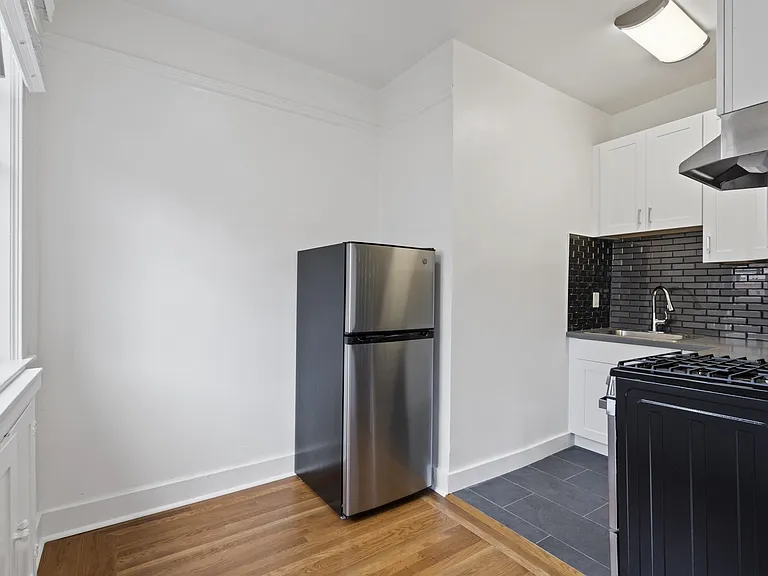 The Langham Apartments — Photo 15