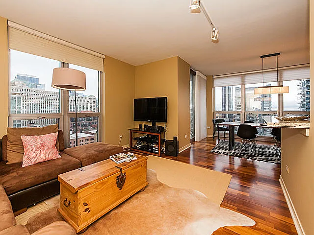 200 W Grand Ave #1603 — Photo 7