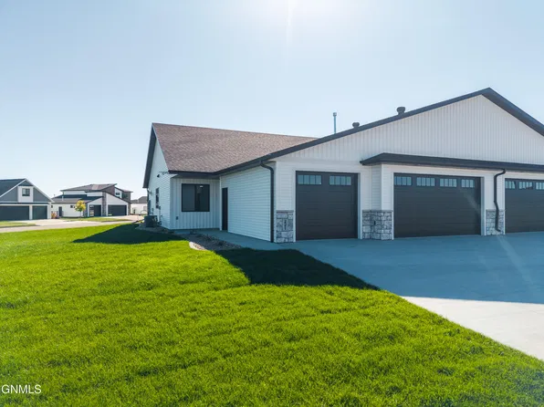 221 Kamrose Dr, Bismarck, ND 58504