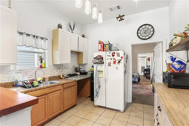 3 bed, 1.0 bath, 900 sqft, $1,500 — Photo 2