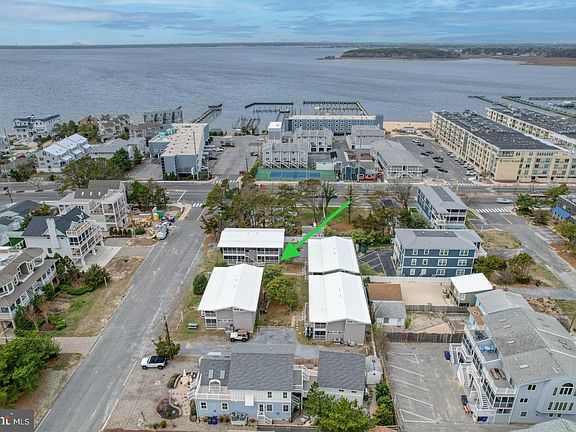 3rd image of 21 Collins Ave #1B
