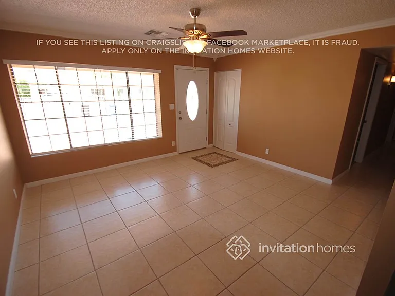 907 N Wedgewood Dr — Photo 2