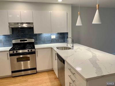 751 Mainsail Ln, Secaucus, NJ, 07094