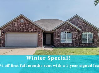 801 SW Summitchase Rd, Bentonville, AR 72712