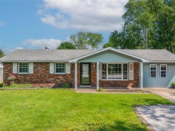 1006 Perkins St, Scott City, MO 63780