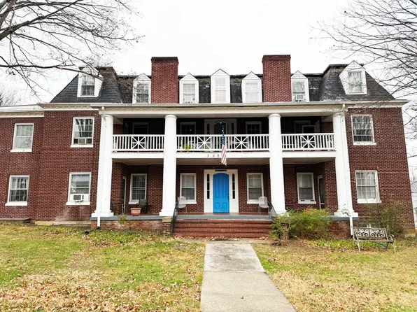 309 S Main St APT 9, Lexington, VA 24450
