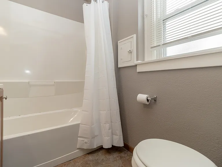 2045 Mansfield Rd — Photo 21